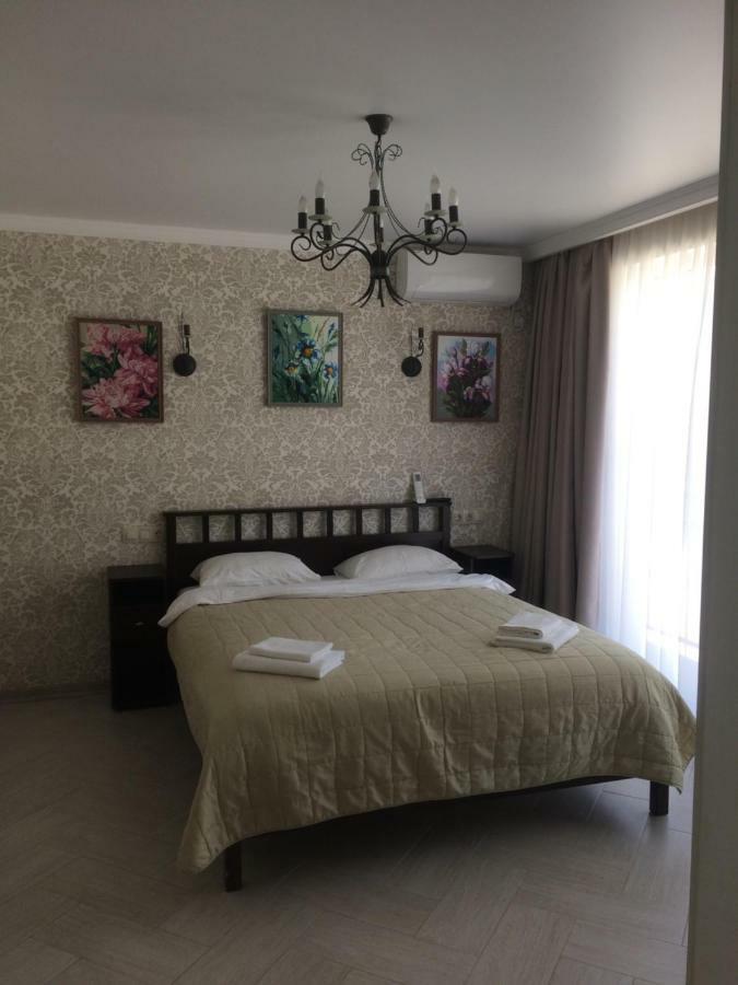 Guest House Гости Pizunda Bagian luar foto