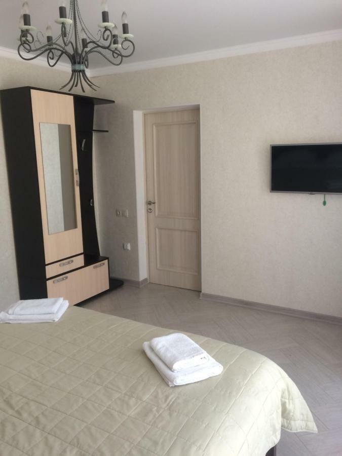 Guest House Гости Pizunda Bagian luar foto